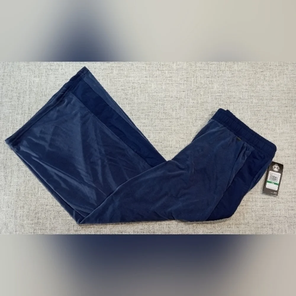 UA Size 10 Women's Blue Wide Leg Lightweight Pants‎ NWT